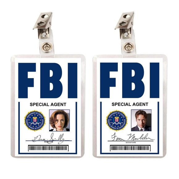 X Files Dana Scully & Fox Mulder FBI Set of 2 ID Badges - Picture 1 of 1